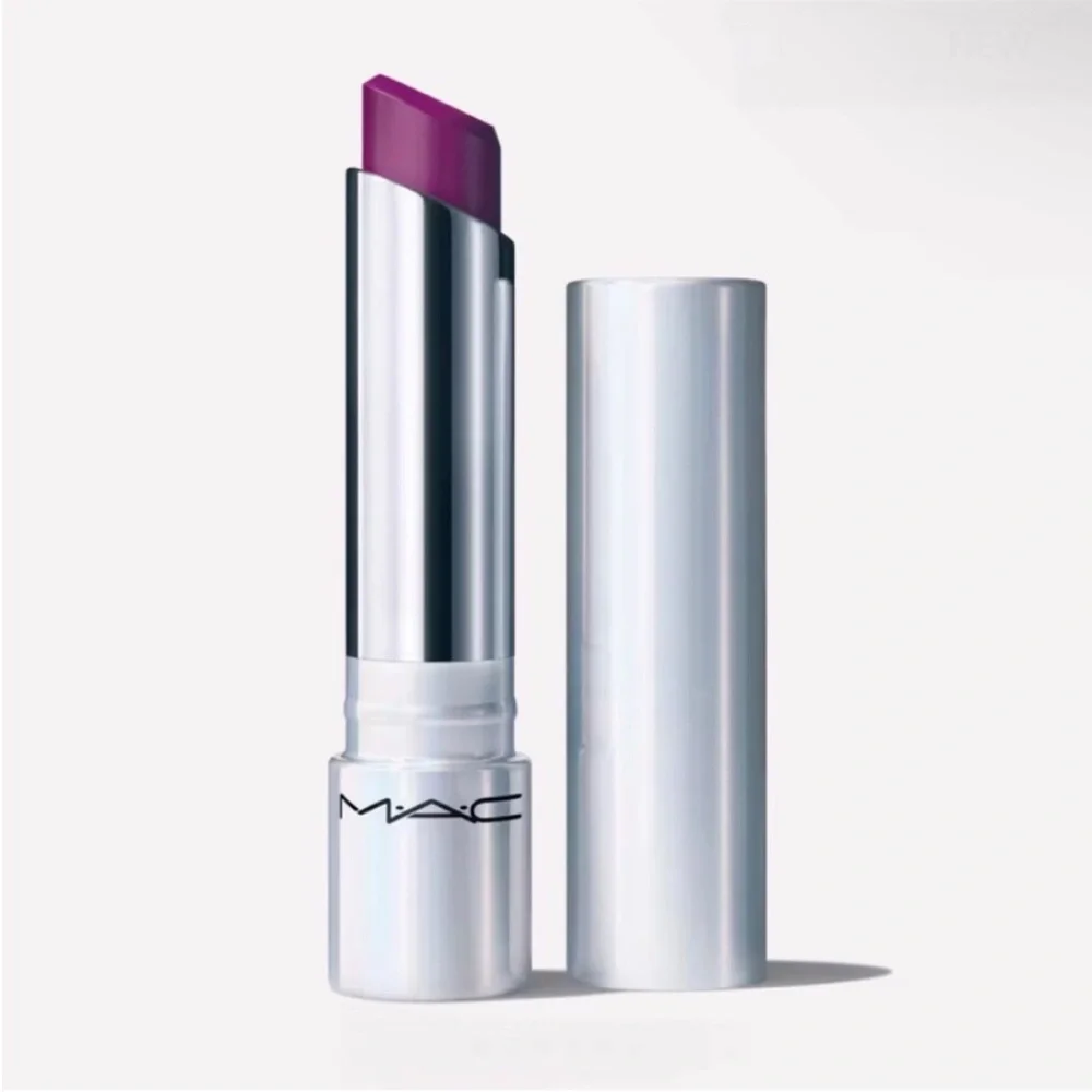 BNIB MAC Cosmetics GLOWPLAY TENDERTALK LIP BALM - Trick - Picture 1 of 6